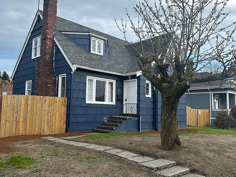 414 2nd Ave S — Photo 1