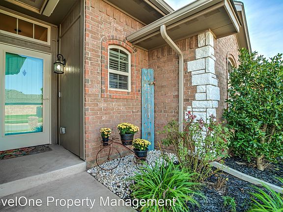 4th image of 2904 NW 181st St