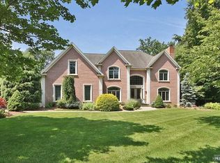 228 Sunrise Ct, River Vale, NJ 07675