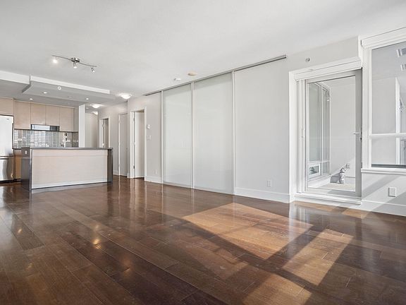 5th image of 1530 W 8th Ave #403