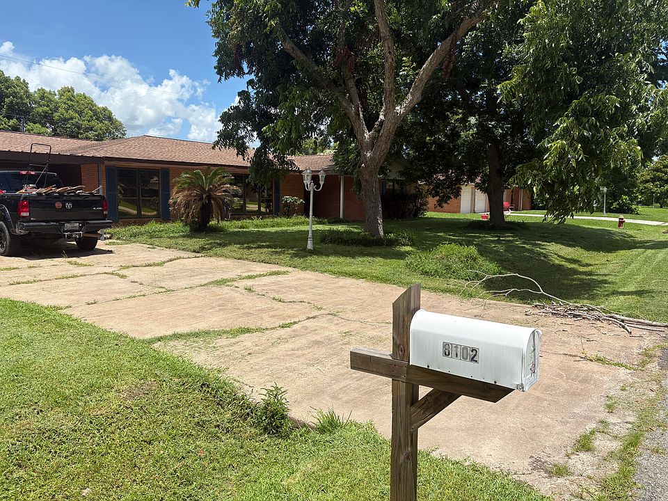 1st image of 8102 Dellanera Dr