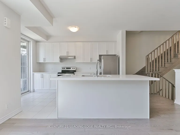 30 William Shearn Cres — Photo 14