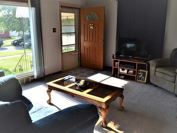 3rd image of 5523 Homerlee Ave