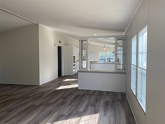 Living Room/Kitchen