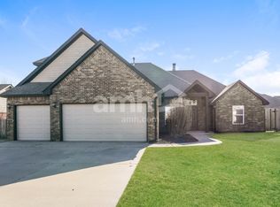 11220 NW 102nd St, Yukon, OK 73099