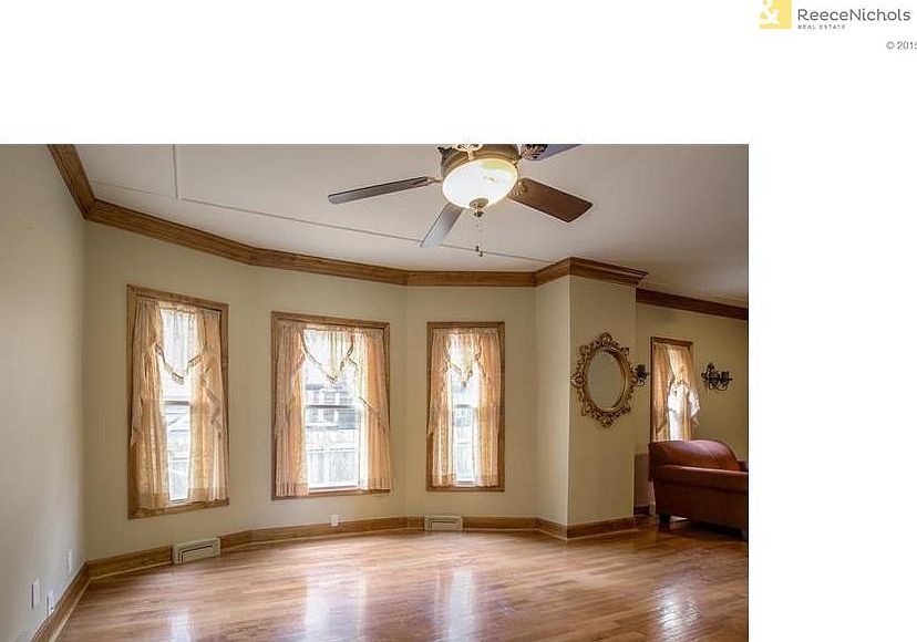 CROWN MOLDING IN LIVING ROOM & DINING ROOM