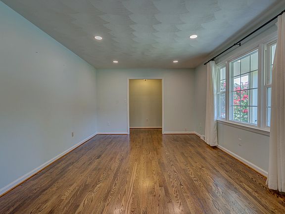 5th image of 2726 Mallard Dr