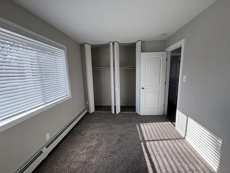 Broadway Crossing Apartments — Photo 16