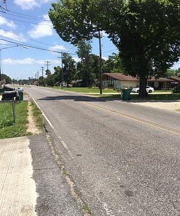 4th image of 2805 Barataria Blvd