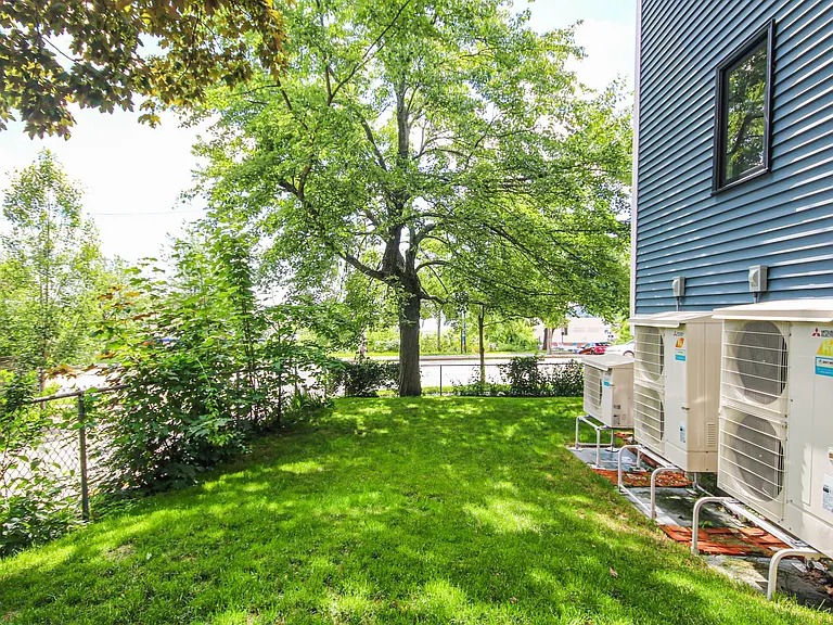 137 York St — Photo 40