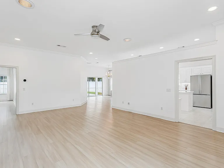 5930 Hermitage Dr — Photo 5
