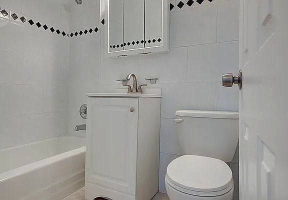 3rd image of 1110 Stadium Ave APT Lj