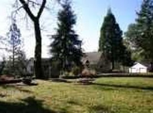 560 White Oak Ln, Roseburg, OR 97471