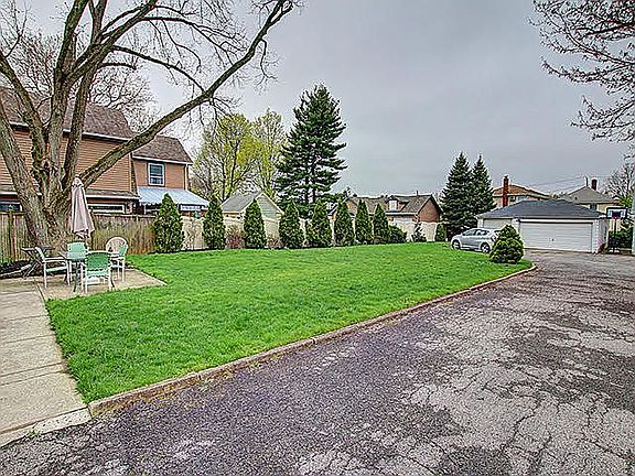 4th image of 413 Mineola Blvd