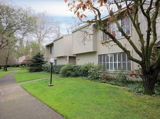 1103 Commons Dr, Sacramento, CA 95825