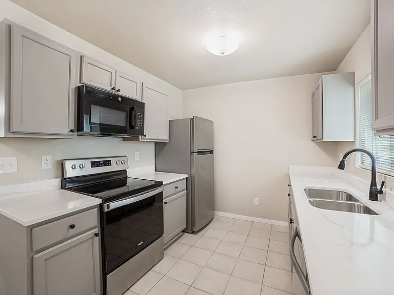 10506 Bounty Dr — Photo 12
