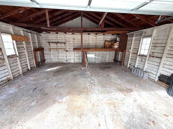 3rd image of 414 Moross Rd