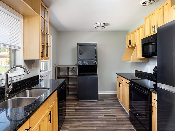 4th image of 3502 Terrier Ln