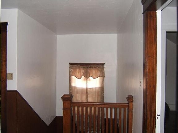 2nd image of 106 N Newton St