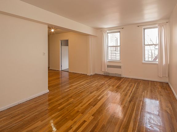 5th image of 245 Parkview Ave APT 2B