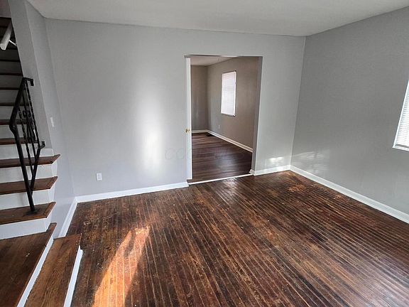 3rd image of 857 Regina Ct