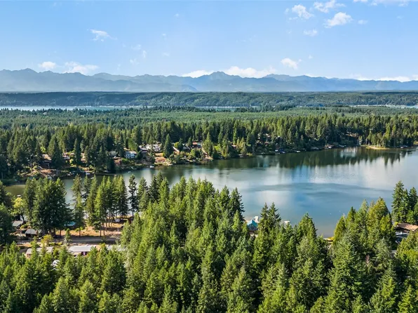 2181 E Trails End Drive, Belfair, WA 98528