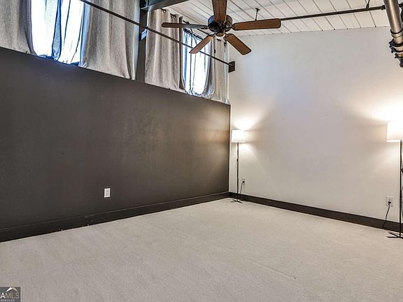 5th image of 1261 Caroline St #211
