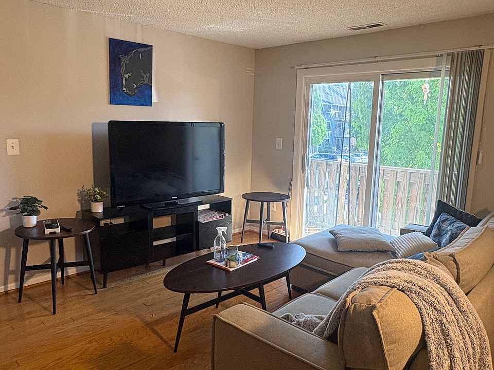 1st image of 1012 Ravens Crest Dr