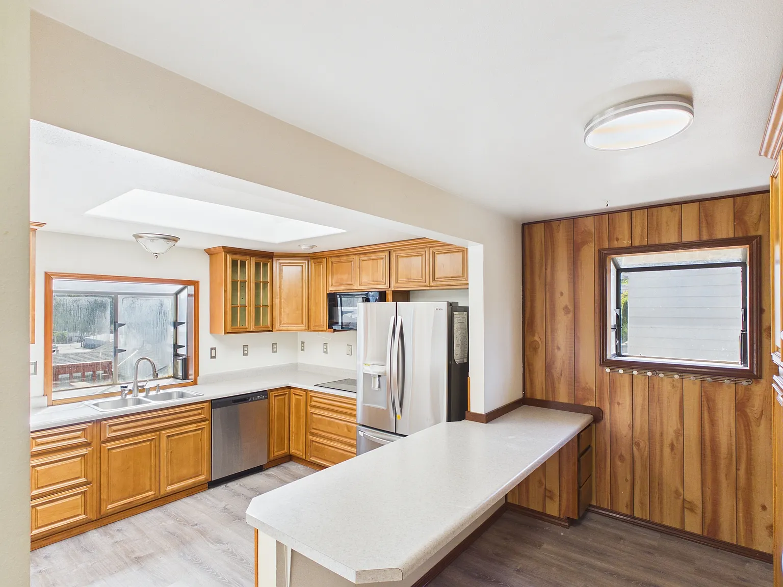 3 bed, 2308 sqft, $3,600 — Photo 4