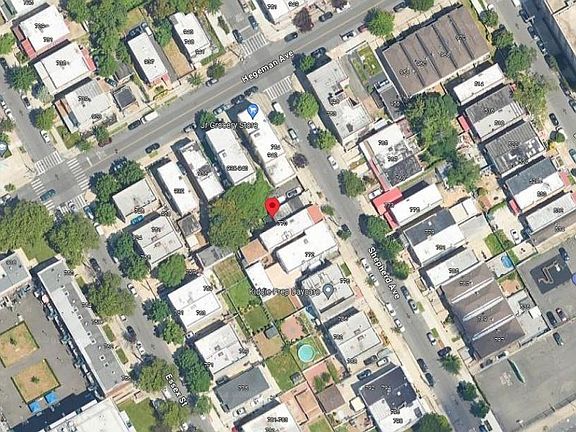 4th image of 764 Shepherd Avenue