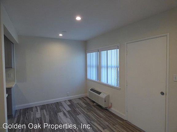2nd image of 2930 Fairmount Ave #C