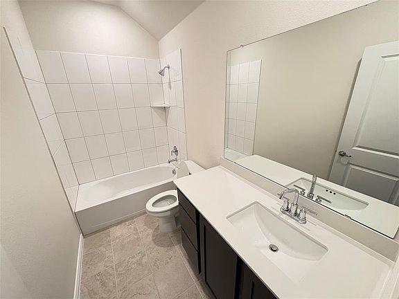 2nd floor full bath