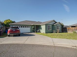 977 Garden Springs Cir, Medford, OR