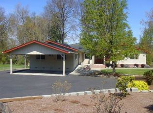 312 Parkhill Pl, Grants Pass, OR