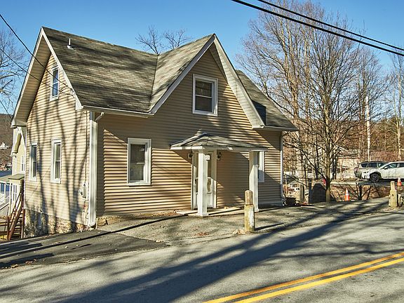 3rd image of 83 Edgemere Ave #A