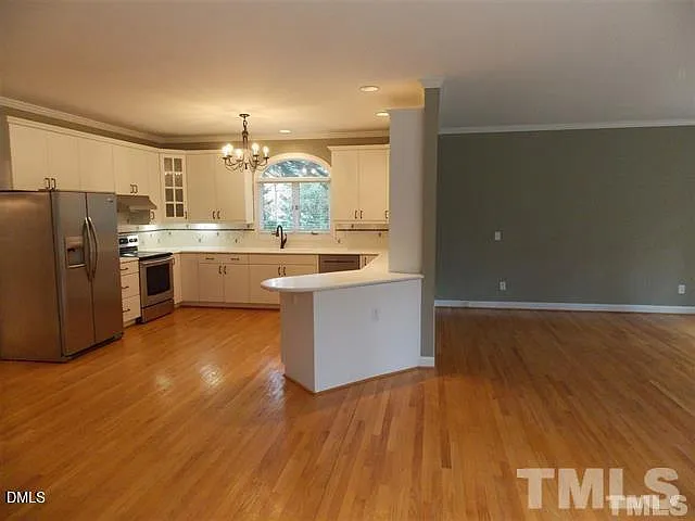 205 Berry Hill Dr — Photo 7