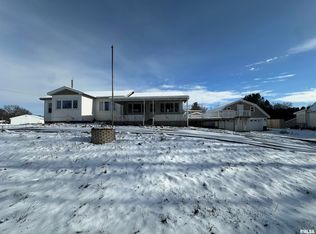 110 Miller Ave, East Galesburg, IL 61430