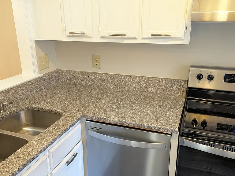 2753 Cottage Pl — Photo 6