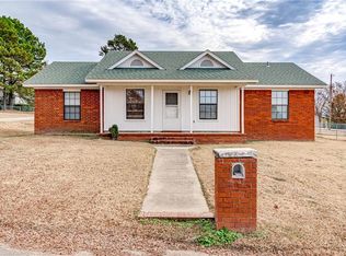 910 Lakeview Dr, Alma, AR 72921