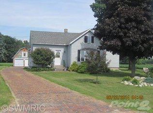 5219 Hollywood Rd, Saint Joseph, MI 49085