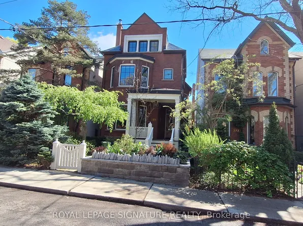 379 Berkeley St, Toronto, ON M5A 2X8
