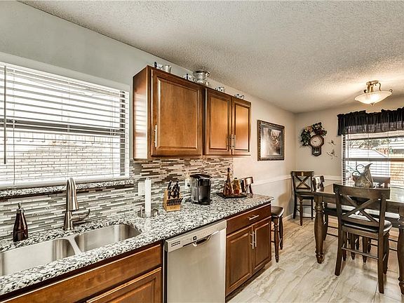 5th image of 3725 Longstraw Dr