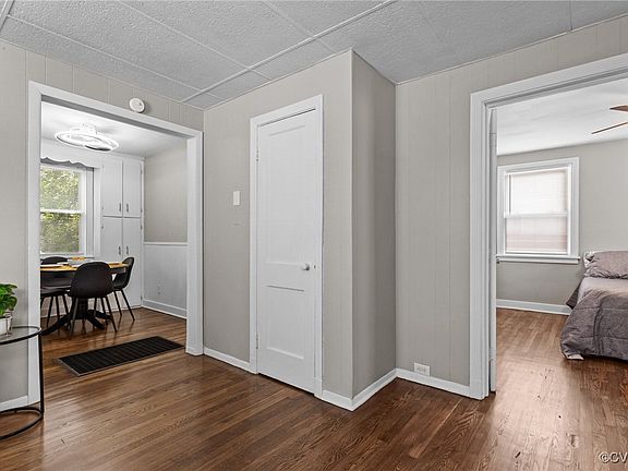 5th image of 2206 Wright Ave