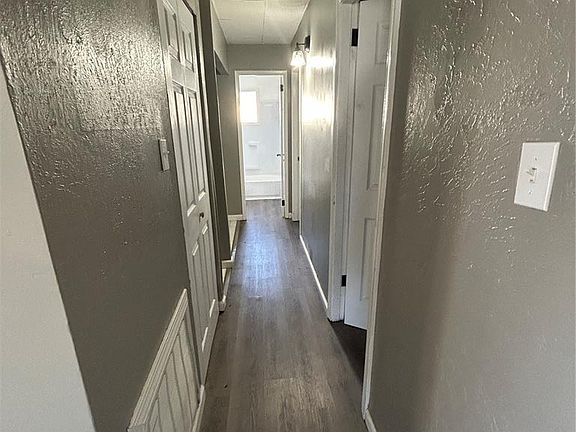 5th image of 142 Saint Robert Dr