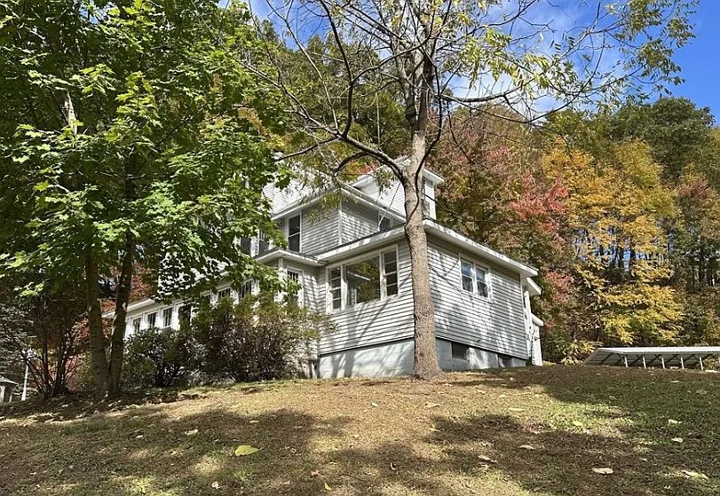 Unit 3 is on the right side of the house letting in lots of natural light from the large west-facing windows!