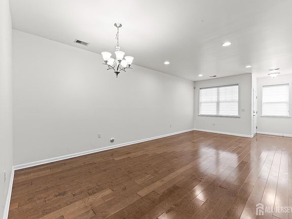 3rd image of 135 Savoth Ln