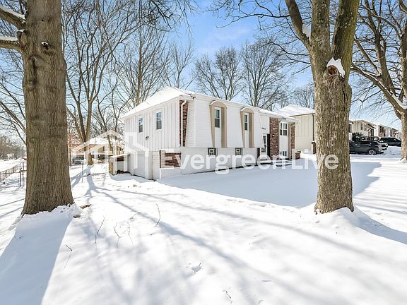 2nd image of 20417 E 17th St N