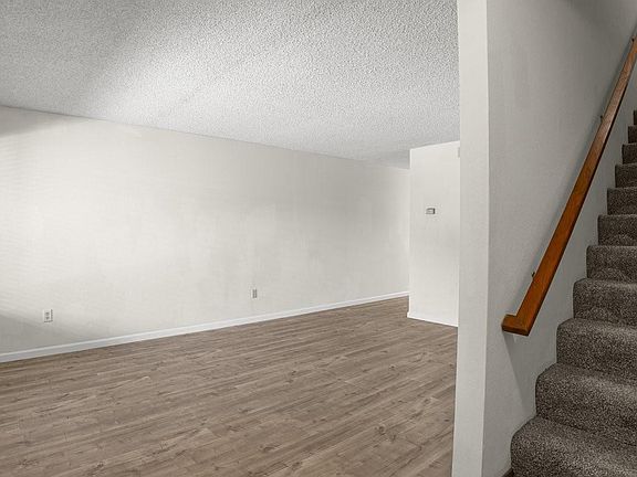 2nd image of 622 N Ahwanee Ter