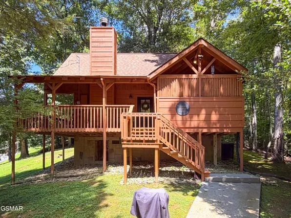 3653 Country Pines Way, Sevierville, TN 37876
