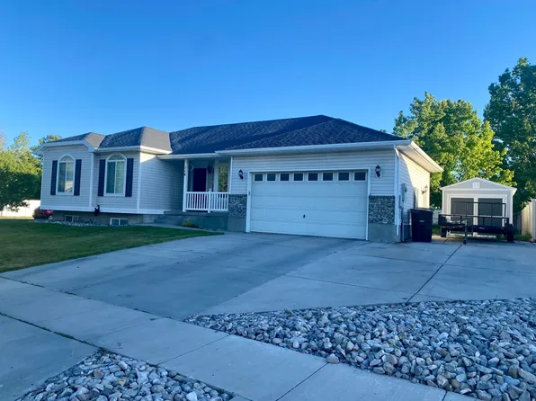 114 Spyglass Dr, Tooele, UT 84074